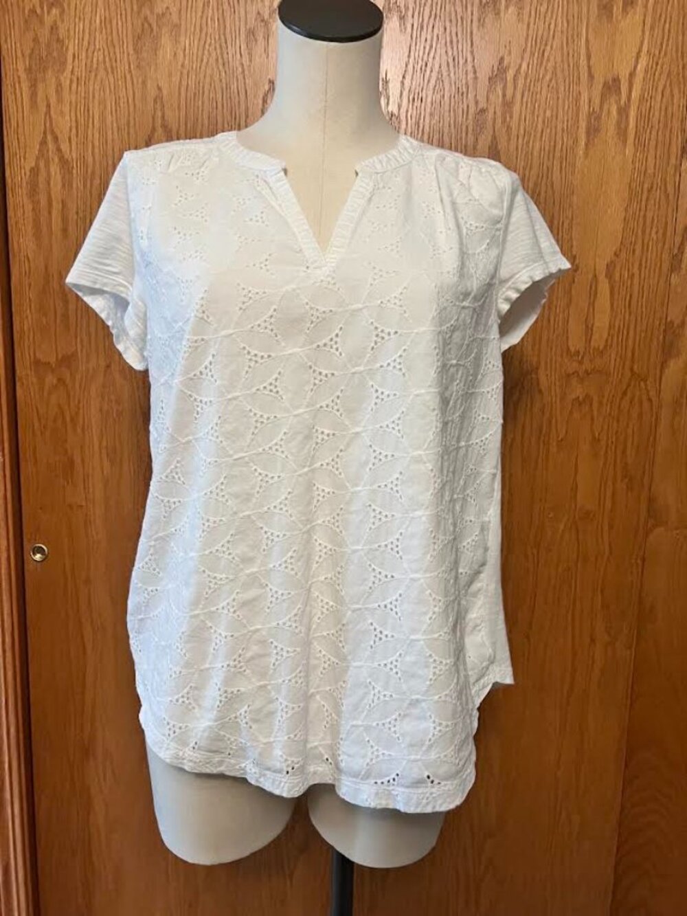 St. John's Bay Short Sleeve Eyelet Top / White / Size: M